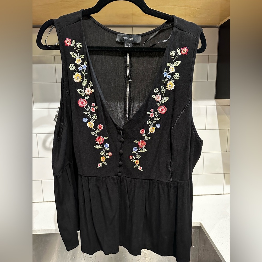 Never worn Forever 21 embroidered top